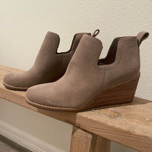 TOMS Kallie Suede Wedge Bootie